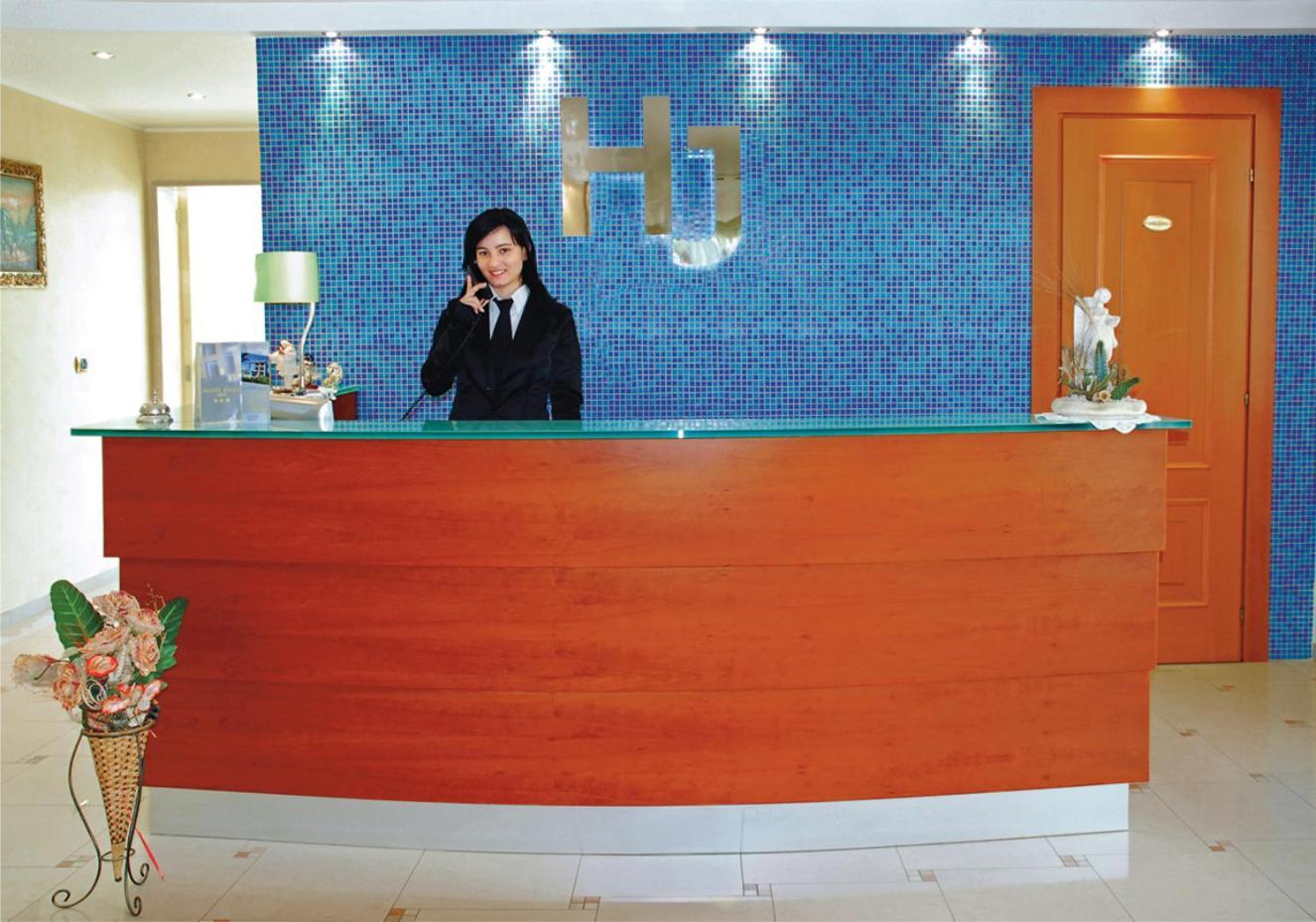 Hotel Jolly Modugno Exterior photo